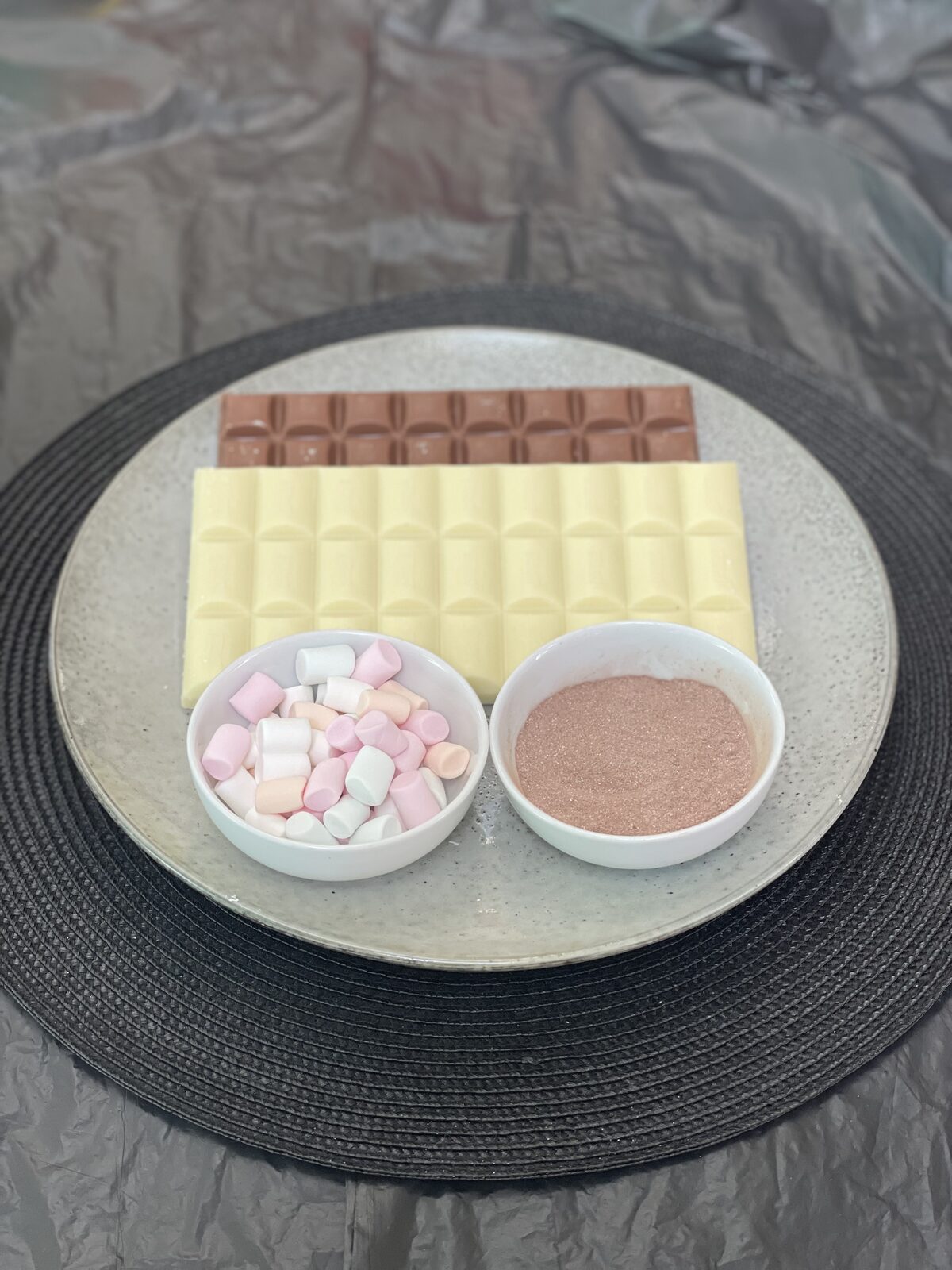 Milk and white chocolate bars, marshmallows and cocoa